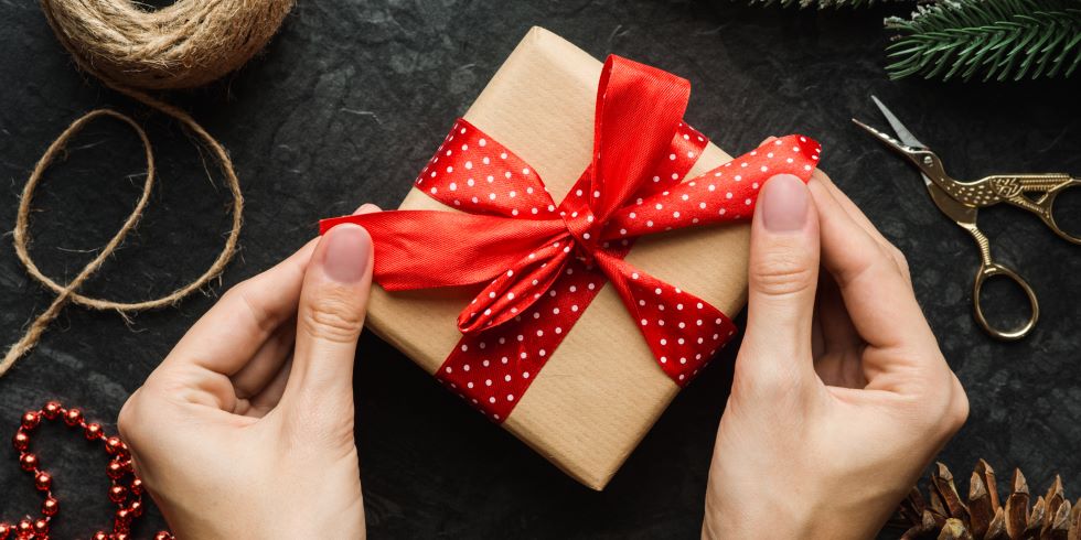 8 idées de cadeaux de Noël à offrir à tes proches !